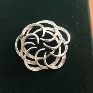 Brooch. Large silver tone.